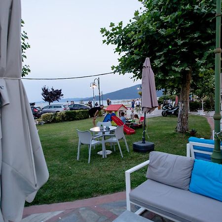 Amalia Mare Sea View & Beach Cafe - Bistro Apartment Nea Vrasna Exterior photo